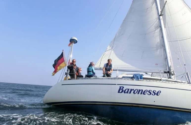 Mitarbeiter und Praktikanten: Segeln, Yachtskipper, Windsurfen, Catamaran, Wingfoiling und Kitesurfen - Image 3