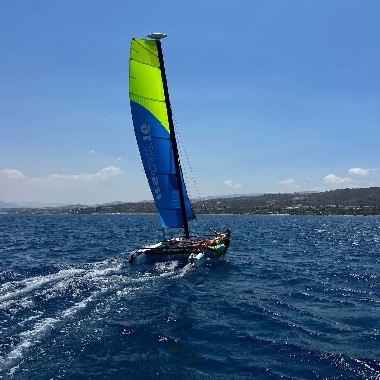 URGENTLY REQUIRED - SAILING AND BOATING STAFF FOR OCTOBER!